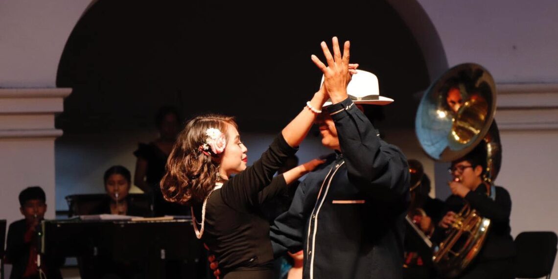 Regresa la Tarde de Danzón a la Casa de la Cultura Oaxaqueña