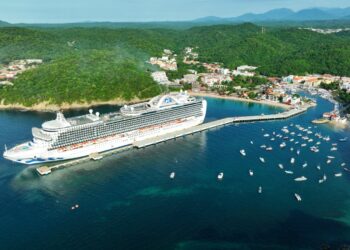 Derrama superior a 3 mdp por arribo del primer crucero de la temporada 2023-2024 en Huatulco: Sectur