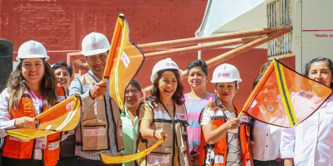 Arranca DIF Oaxaca construcción de un domo en el CAIC número 1