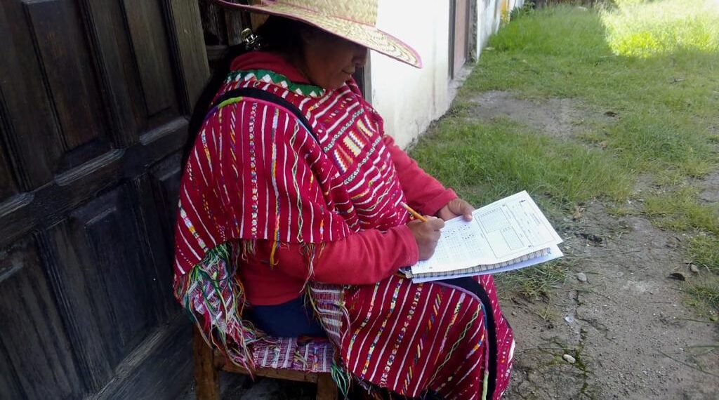 Invita IEEA a personas mayores de 15 años a acreditar la primaria o secundaria con un solo examen