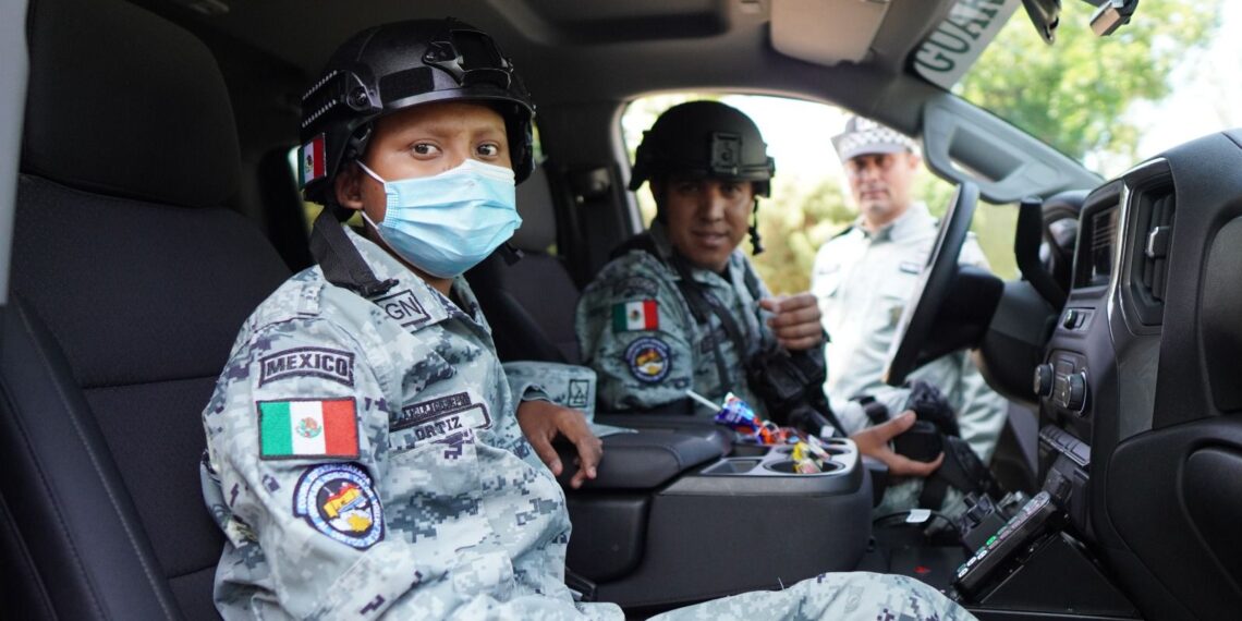 Julio César, adolescente con leucemia, cumple sueño como Guardia Nacional por un día