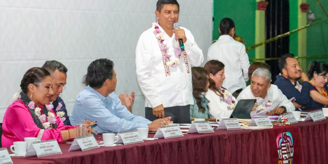 En equipo y con trabajo se atienden necesidades de los pueblos: Salomón Jara