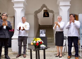 Rinden homenaje Luctuoso al artista Francisco Toledo