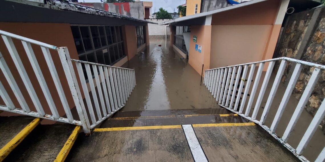 Auxilian a la población ante fuerte lluvia ocurrida en la Heroica Ciudad de Tlaxiaco