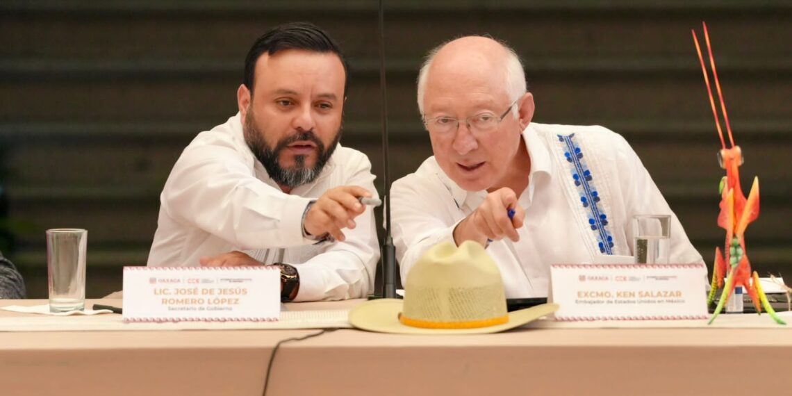 Firma de Iniciativa Oaxaca, muestra que en la entidad hay paz social, gobernabilidad y seguridad