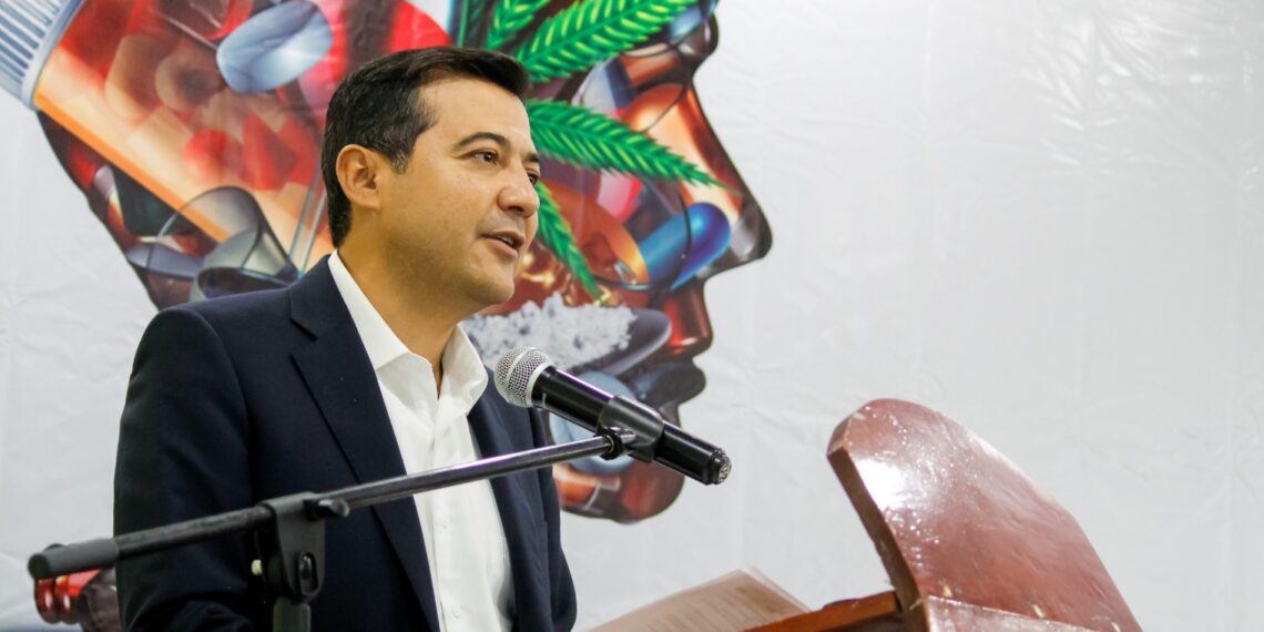 Llama Luis Alfonso Silva Romo a construir las bases para impedir que la sociedad sea presa de las adicciones