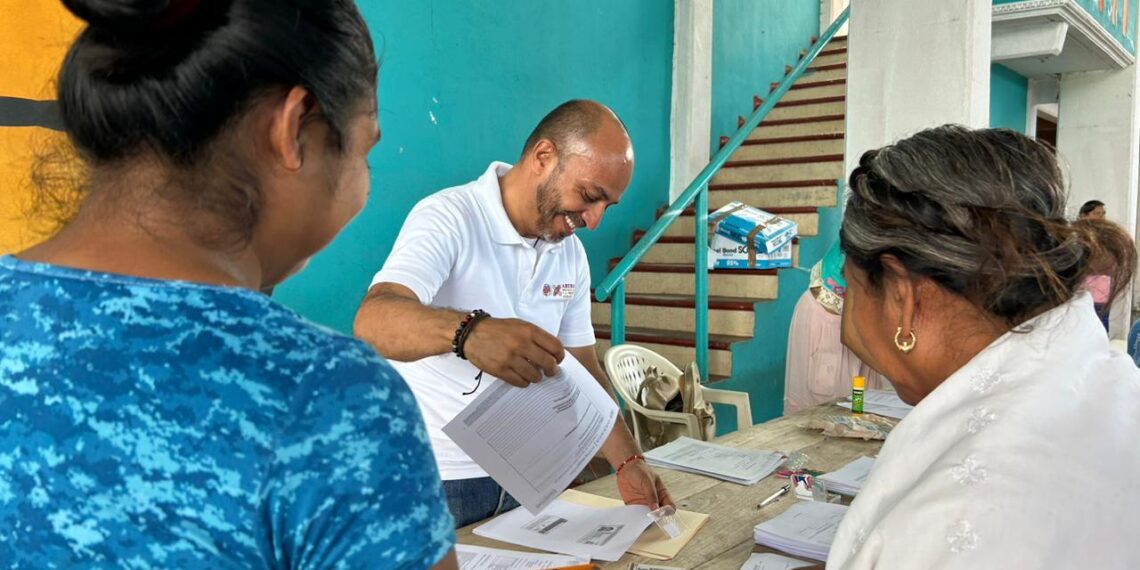 Lleva IFPA módulo de credencialización a artesanas de San Juan Colorado