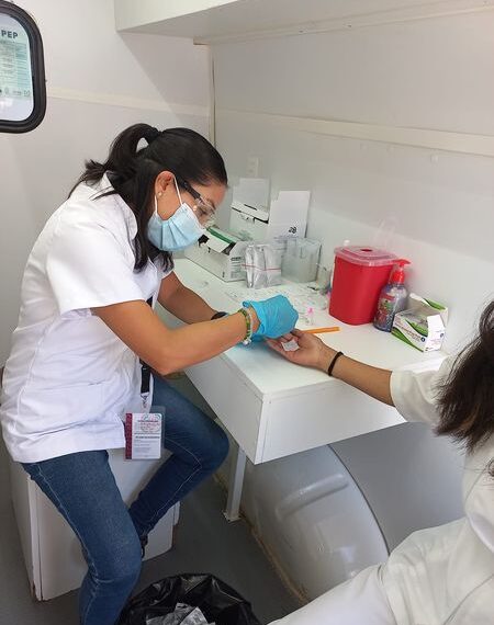 Orientan Coesida y UABJO a estudiantado sobre salud sexual con responsabilidad