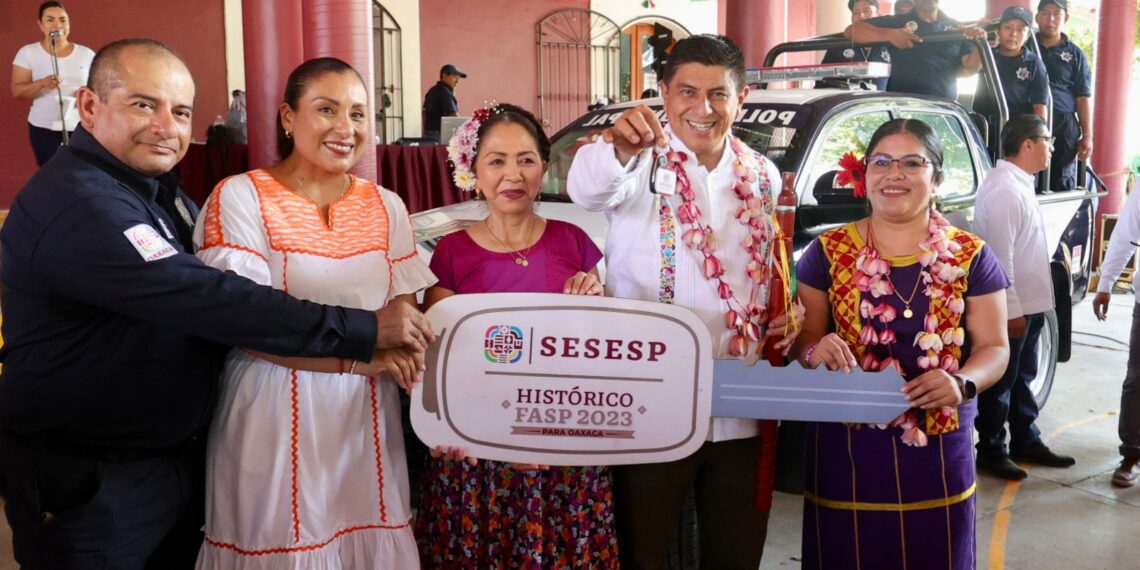 Lleva Salomón Jara acciones concretas para el bienestar de San Miguel Chimalapa