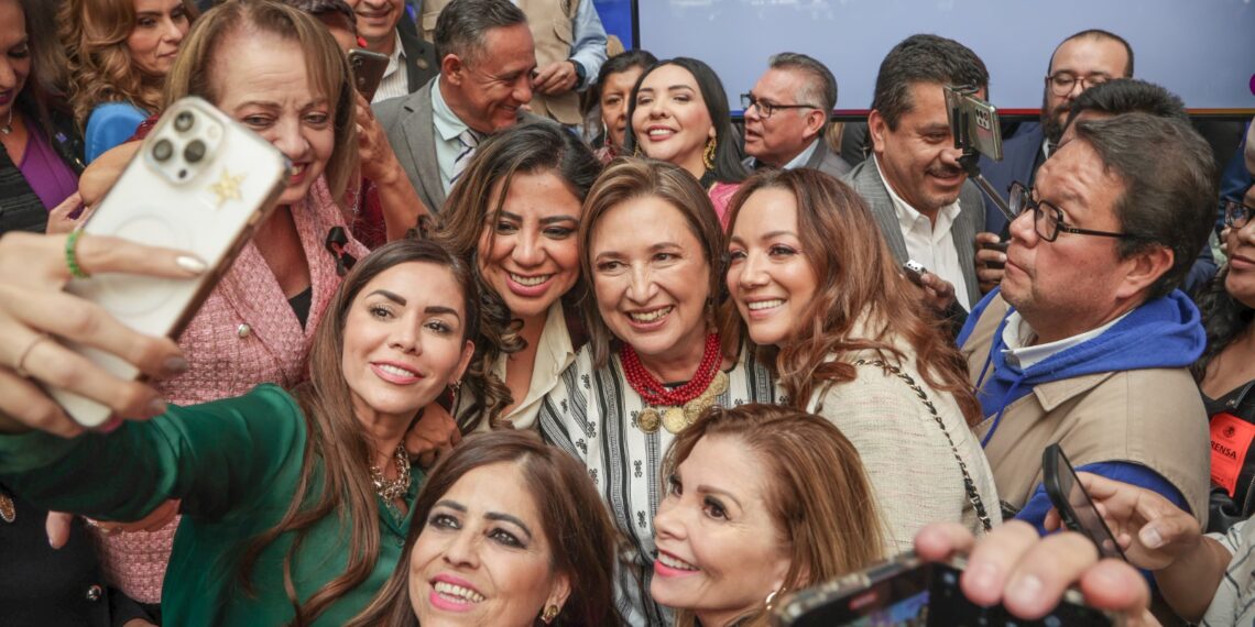 . PRESENTA XÓCHITL GÁLVEZ PRESUPUESTO ALTERNO EN BENEFICO DEL PAÍS