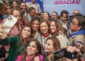 . PRESENTA XÓCHITL GÁLVEZ PRESUPUESTO ALTERNO EN BENEFICO DEL PAÍS