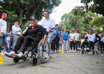 Felicidad y unidad familiar distinguen a la DivertiRuta encabezada por el Sistema DIF Oaxaca