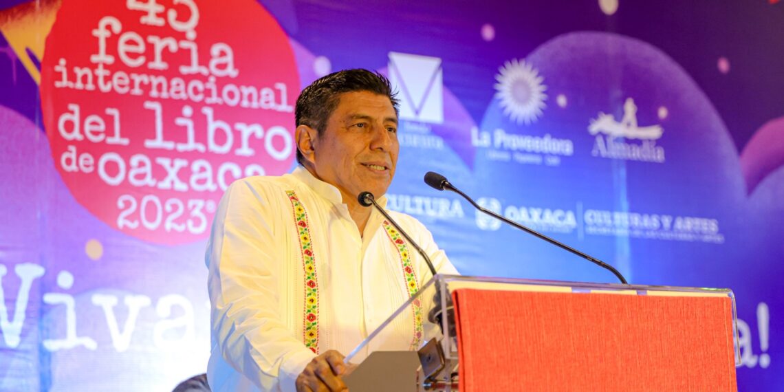 Los libros son la herramienta para generar una revolución de las conciencias: Salomón Jara