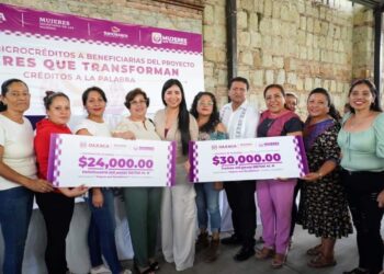 Con entrega de microcréditos, Gobierno de Oaxaca transforma la vida de oaxaqueñas