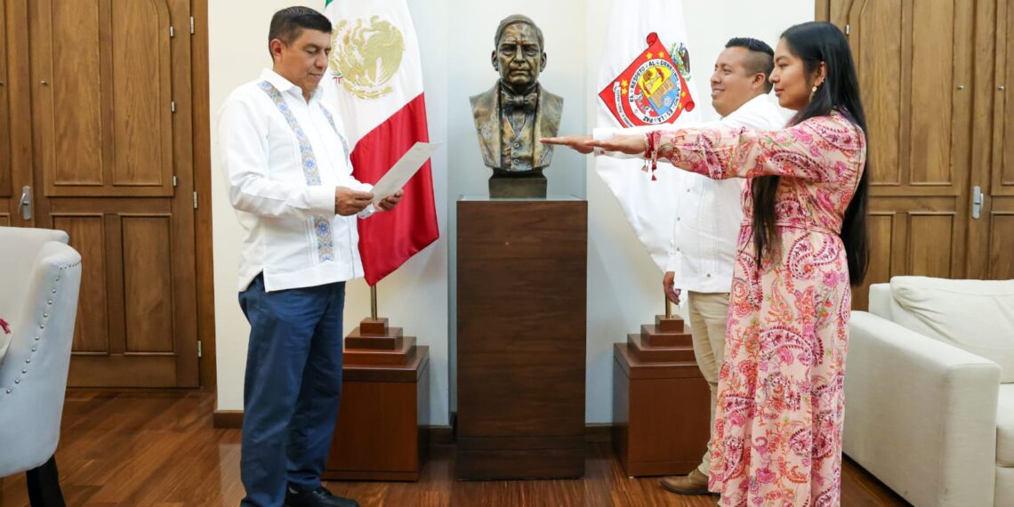 Designa Gobernador Salomón Jara a Noel Hernández y Mónica López como encargados de Administración y Sebienti