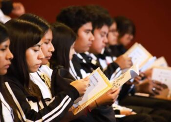 Presenta Seculta material bibliográfico y didáctico en la FILO 2023