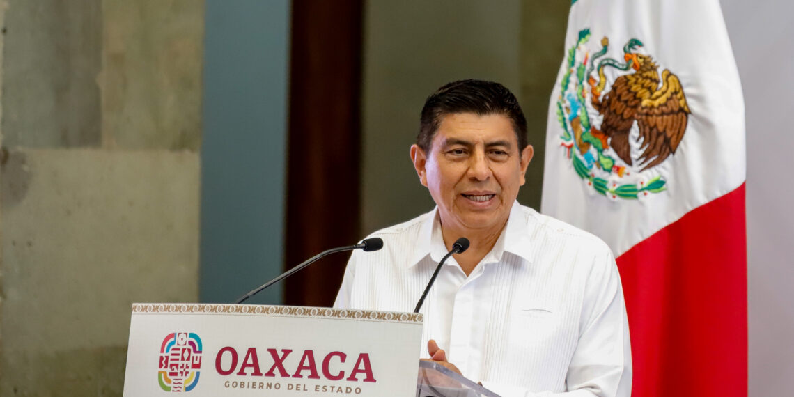 Gobierno del Estado e Iberdrola México embellecerán 10 edificios históricos con proyecto de iluminación Oaxaca Brilla