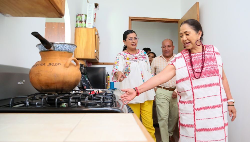 Equipa DIF Oaxaca Casa de Día para personas adultas de San LorenzoCacaotepec