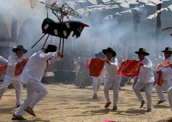 Lanza Seculta convocatoria para elegir delegaciones que participarán en la Guelaguetza 2024