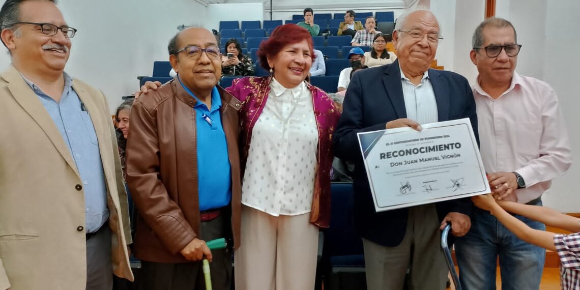 Reconoce “Conversatorio de Periodismo 2024” la trayectoria del decano Juan Manuel Vignón