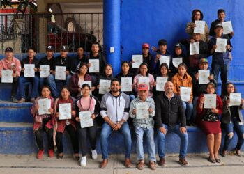 Por primera vez San Pedro el Alto y San Luis Amatlán reciben cursos del Icapet