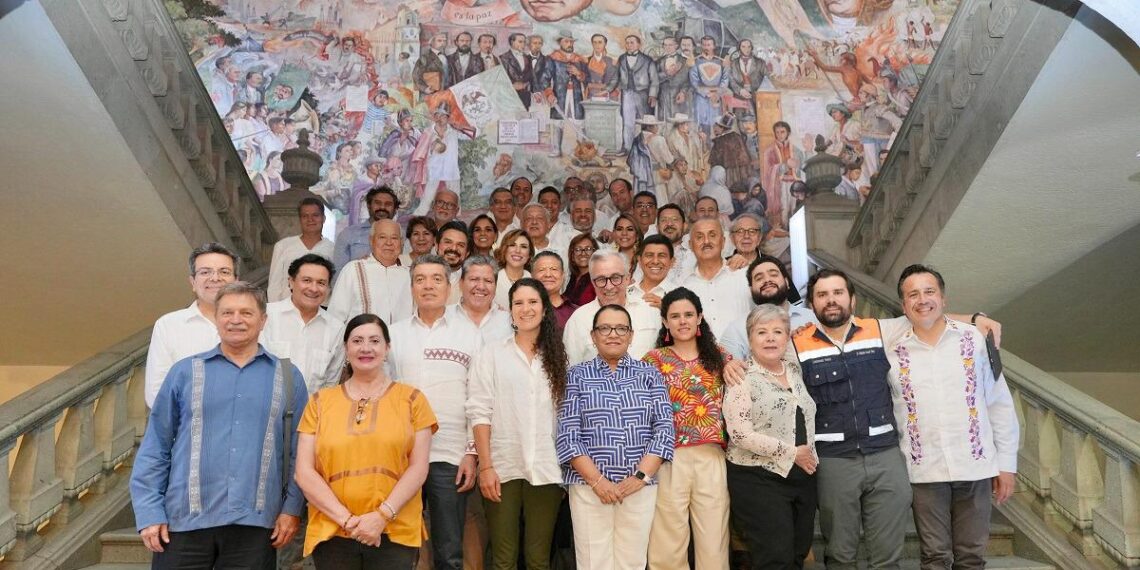 En reunión histórica, evalúan López Obrador, gobernadoras y gobernadores avances en salud